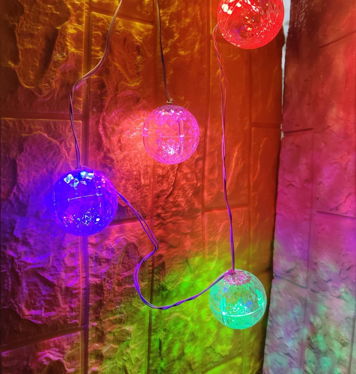 http://inkarto.com/cdn/shop/products/mumbai-market-lights-transparent-multicolour-balls-festival-lights-brighten-up-your-event-with-our-wide-range-of-lighting-options-39418477871317.jpg?v=1673599662