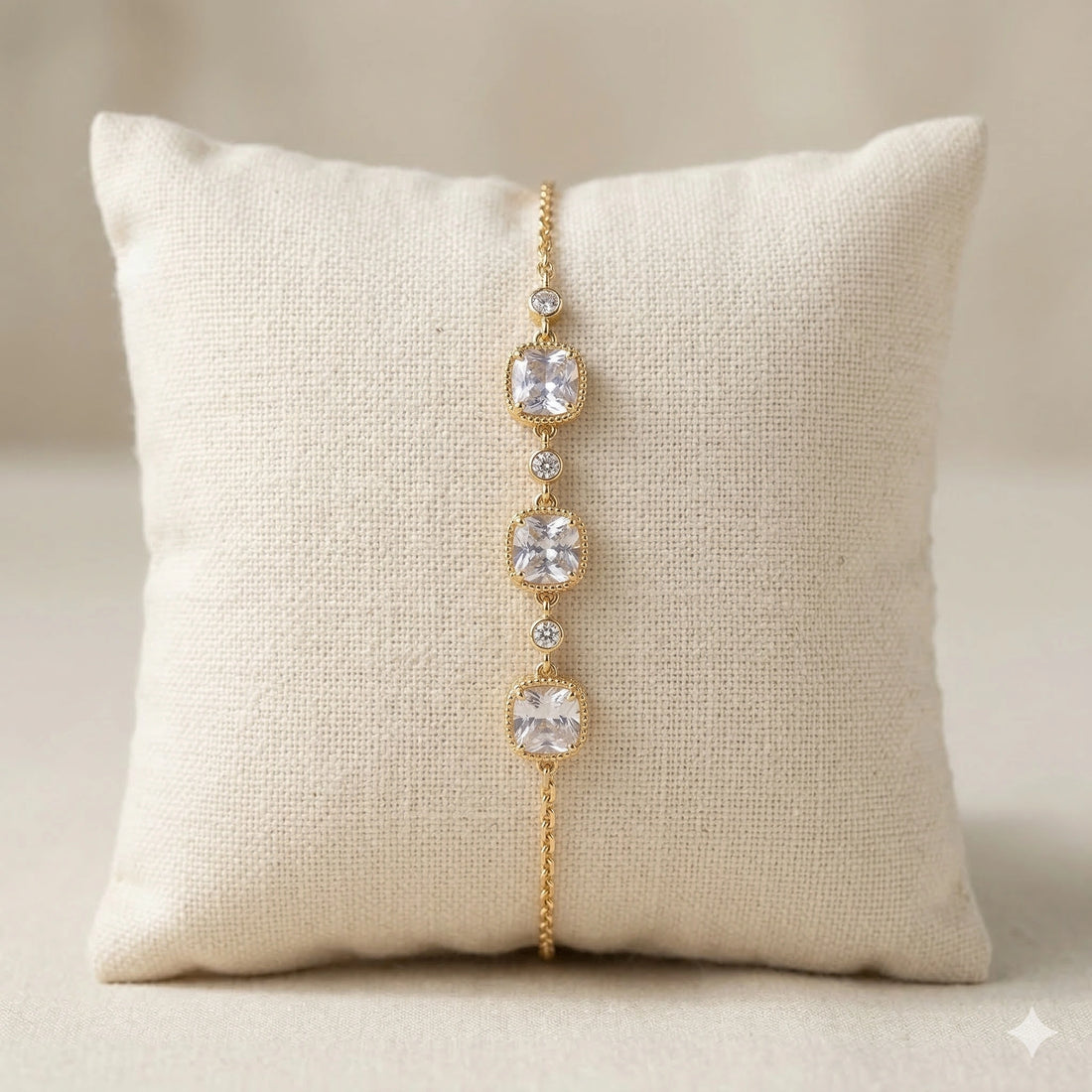 Korean Inspired Golden Tone Dainty Bracelet | Waterproof Anti-Tarnish Jewellery l Perfect Everyday Jewellery l Pack of 1