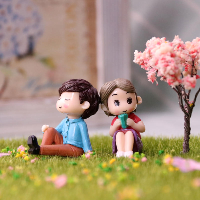 Miniature Couple Cute Models (2pcs) Pack of 1