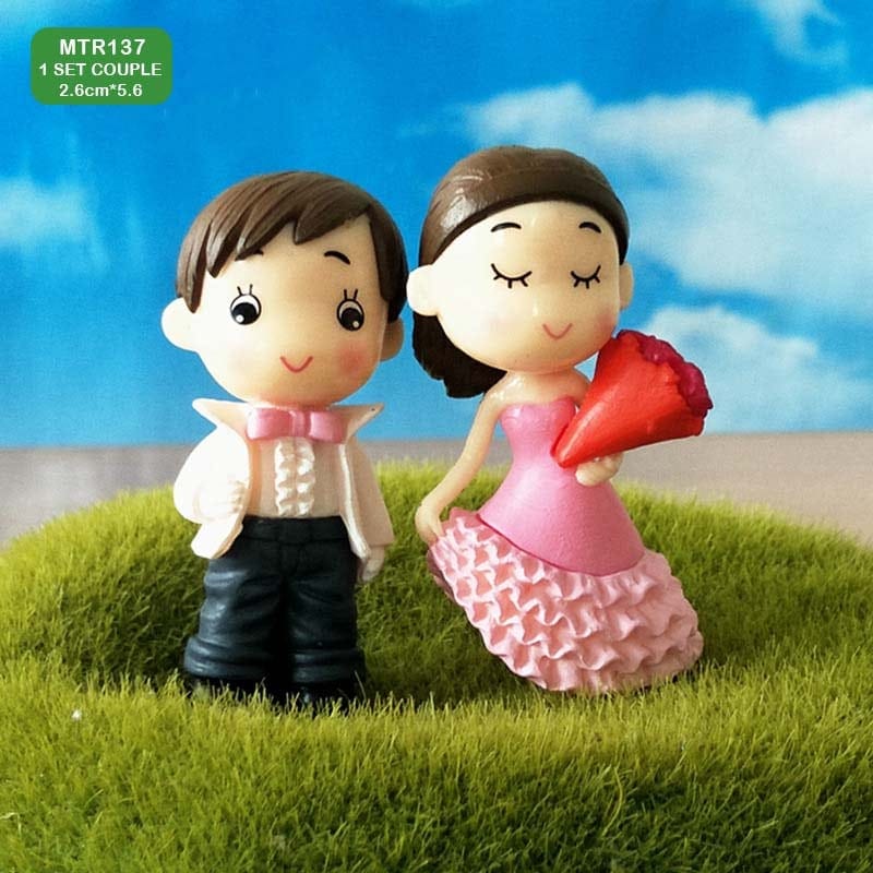 Miniature Model Mtrc137A 1 Set Of Couple Pink