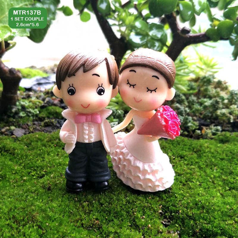 Miniature Model Mtrc137B 1 Set Of Couple Pink