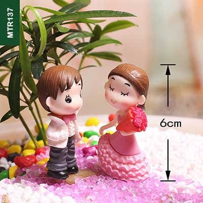 Miniature Model Mtrc137A 1 Set Of Couple Pink