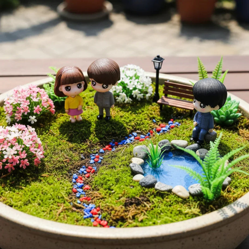 Miniatures Models  Mini Couple Cute Boy & Girl (2pcs) Pack of 1