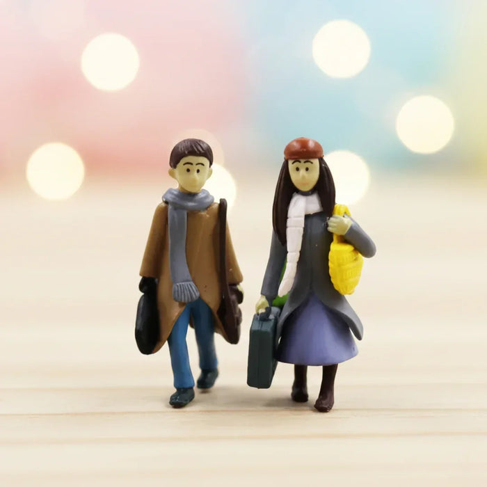 Miniatures Traveler Couple Set(2pcs) Pack of 1