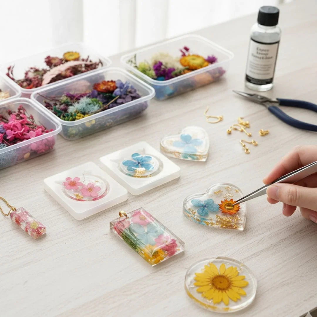 Ravrai Craft - Mumbai Branch Resin Art Dry Flowers Dry Flower Box