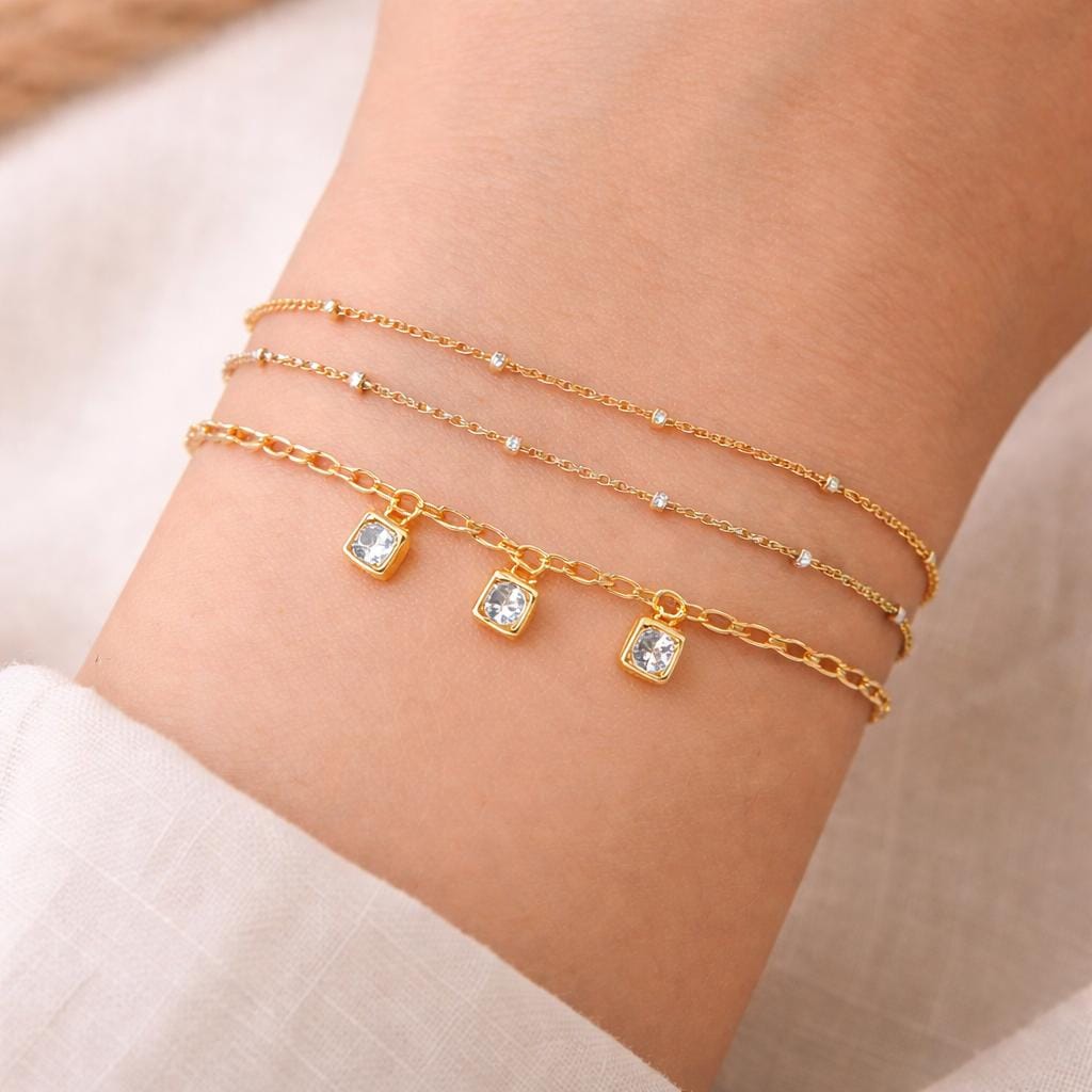 Korean Inspired Golden Tone Dainty Bracelet | Long Lasting Anti-Tarnish Jewellery l Perfect Everyday Jewellery l Pack of 1