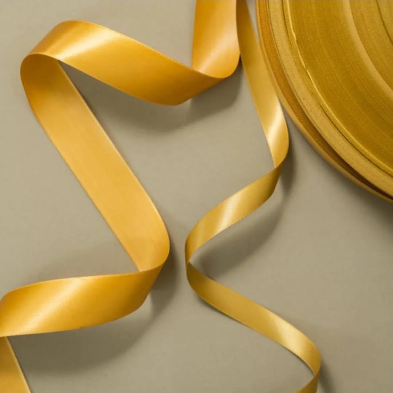 Eva party shop GOLDEN Peach 1-Inch Plastic Curling Ribbon - Perfect for Gift Wrapping (pack of 1)