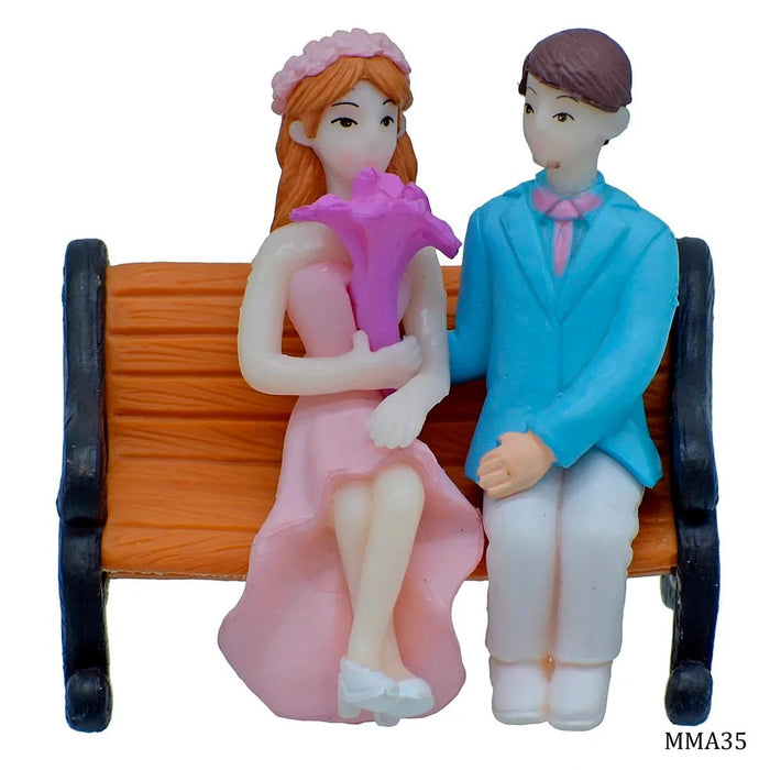 Miniature Model Small Couple Set (C0137-1/2) MMA35