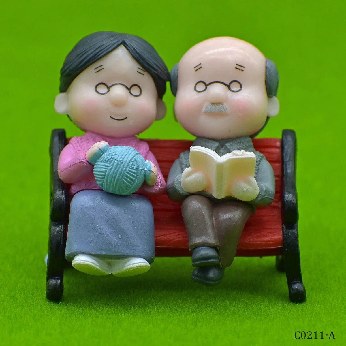 jags-mumbai Miniature Miniature Old Couple With Chair Set