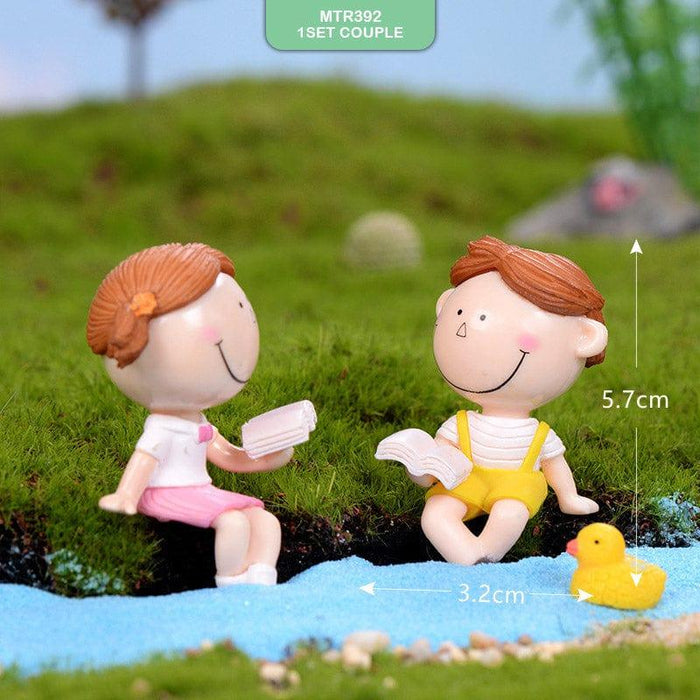 Miniature Model Mtrc392 1Set Couple