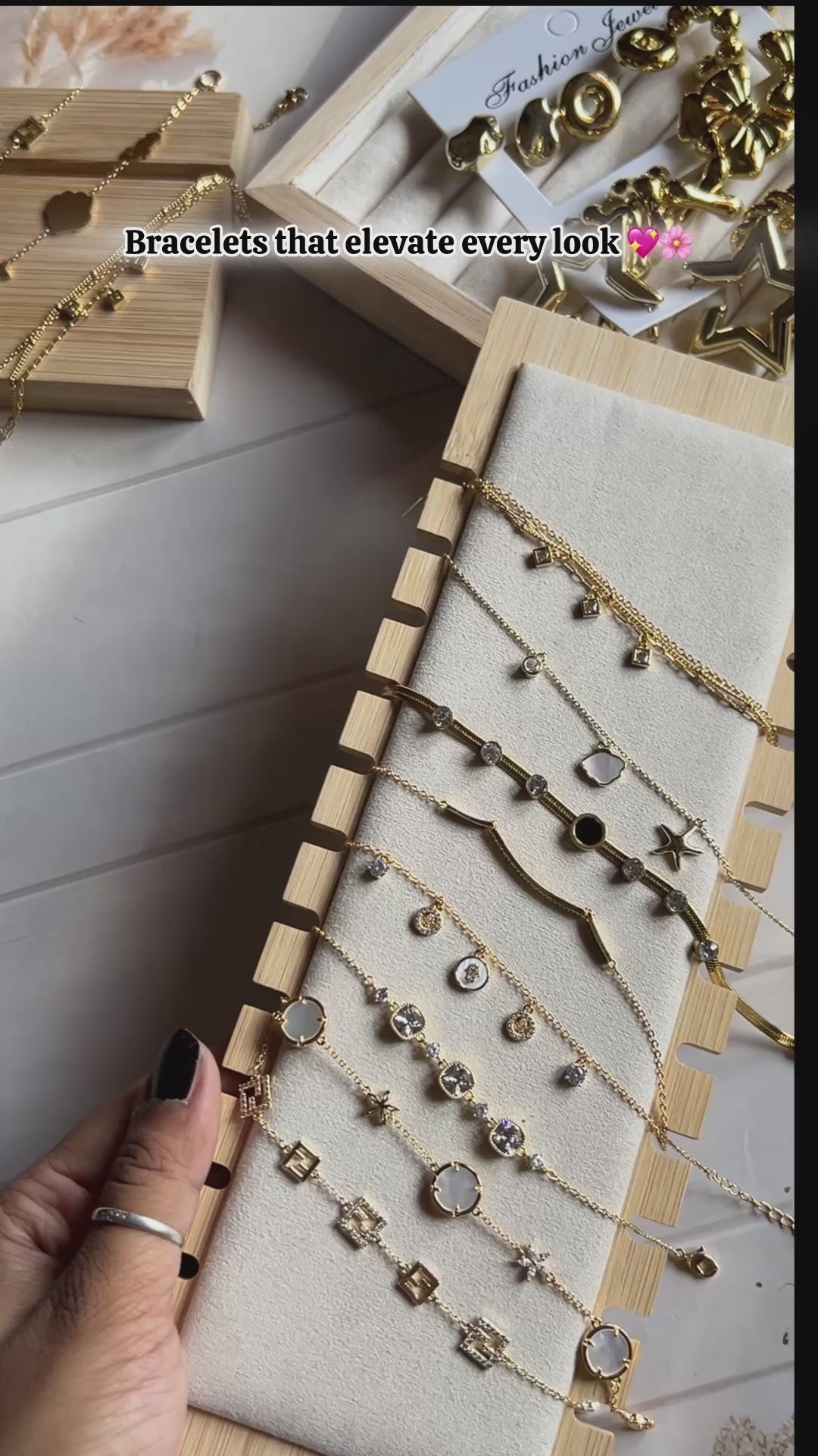 Korean Inspired Golden Tone Dainty Bracelet | Long Lasting Anti-Tarnish Jewellery l Perfect Everyday Jewellery l Pack of 1