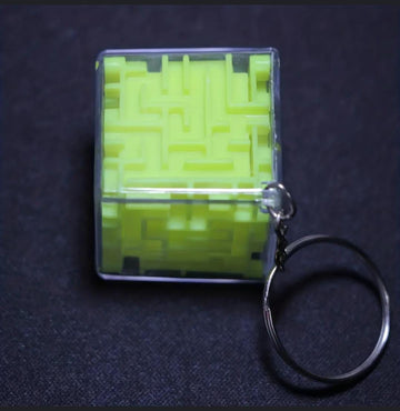 3D Maze Puzzle Cube Keyring - Brain Teasers Game Key Chain - Stress Relief Fun for All Ages - Multicolor (Contain 1 Unit)