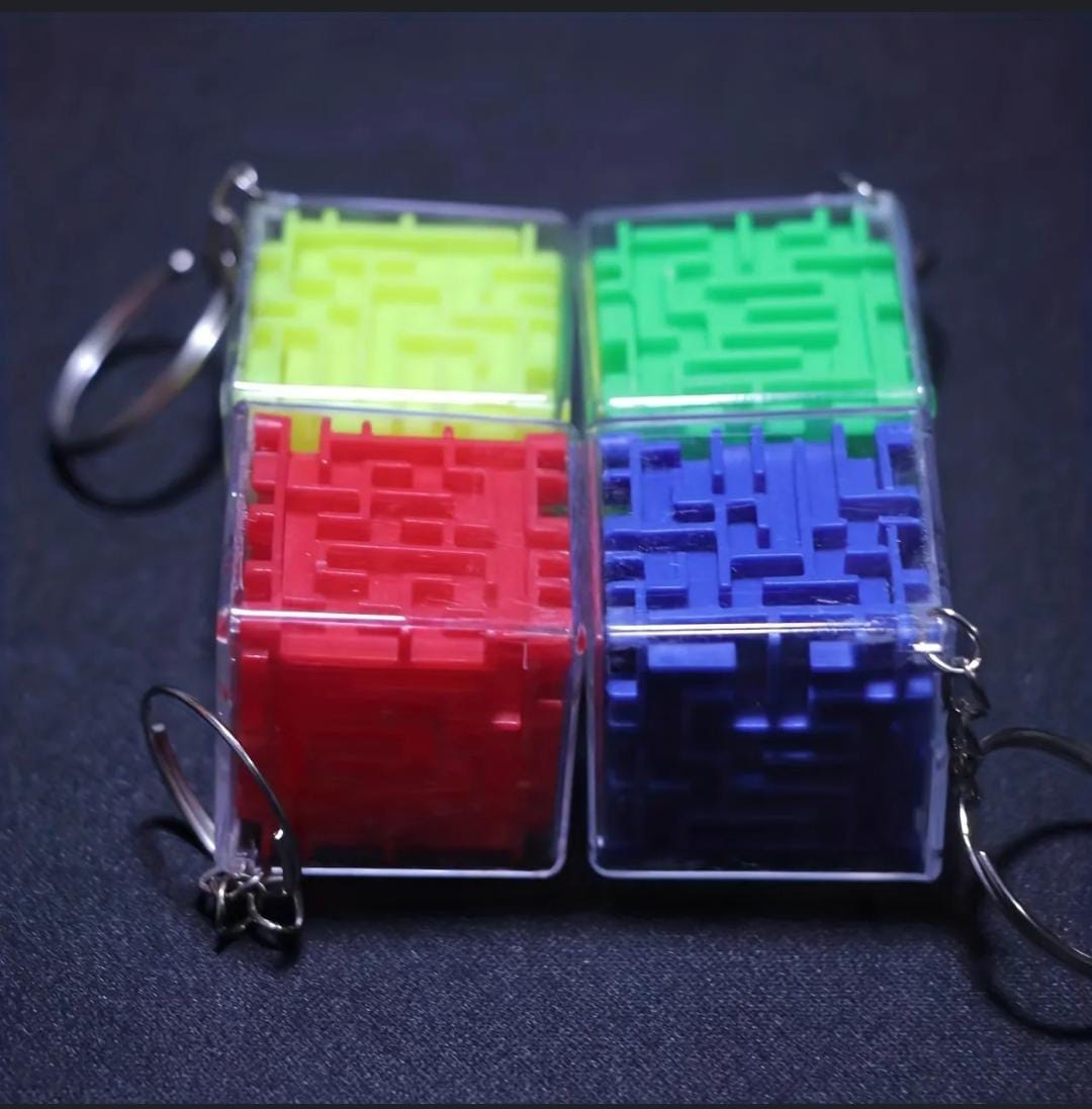 Shakti Keychain Keychains & Fridge magnets 3D Maze Puzzle Cube Keyring - Brain Teasers Game Key Chain - Stress Relief Fun for All Ages - Multicolor (Pack Of 1)